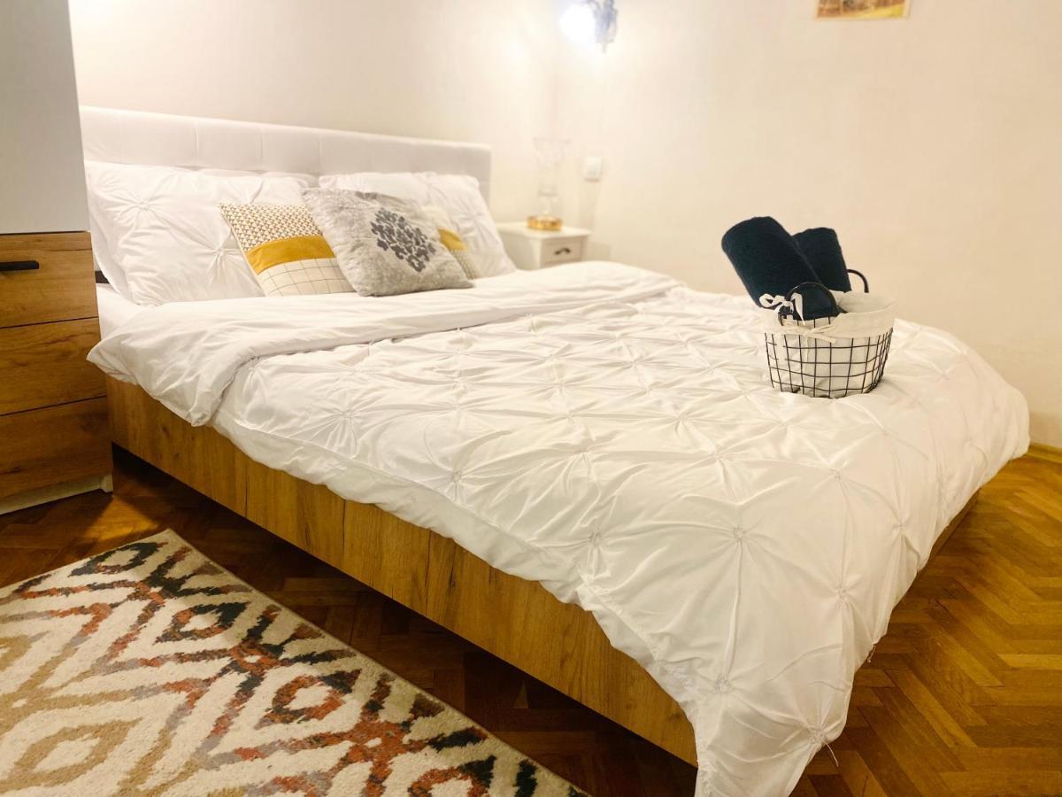 Charm Old Town Studio Apartment บราชอฟ ภายนอก รูปภาพ